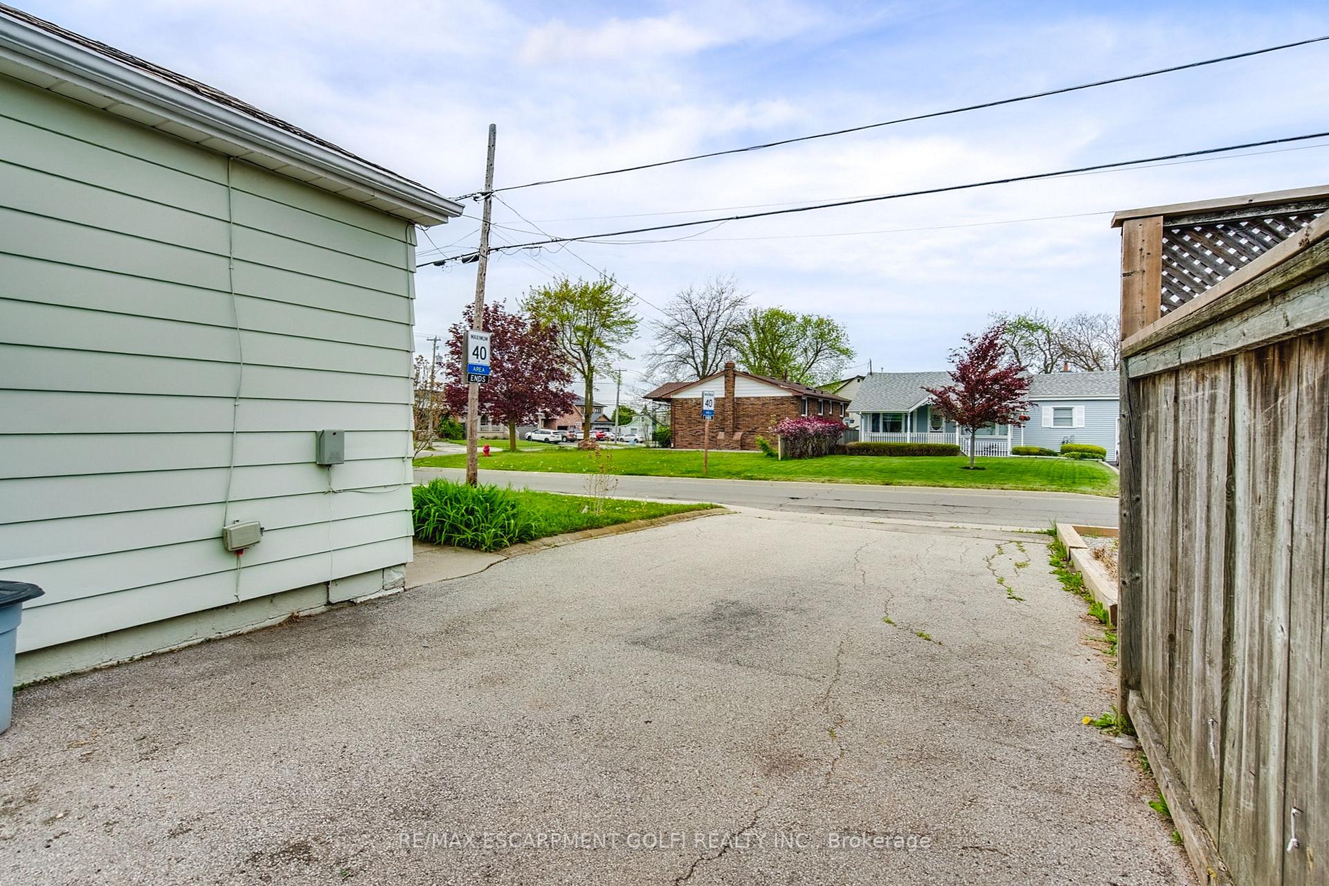 Photo 20 of 412 Red Oak Avenue, Hamilton, Stoney Creek — HOMEH