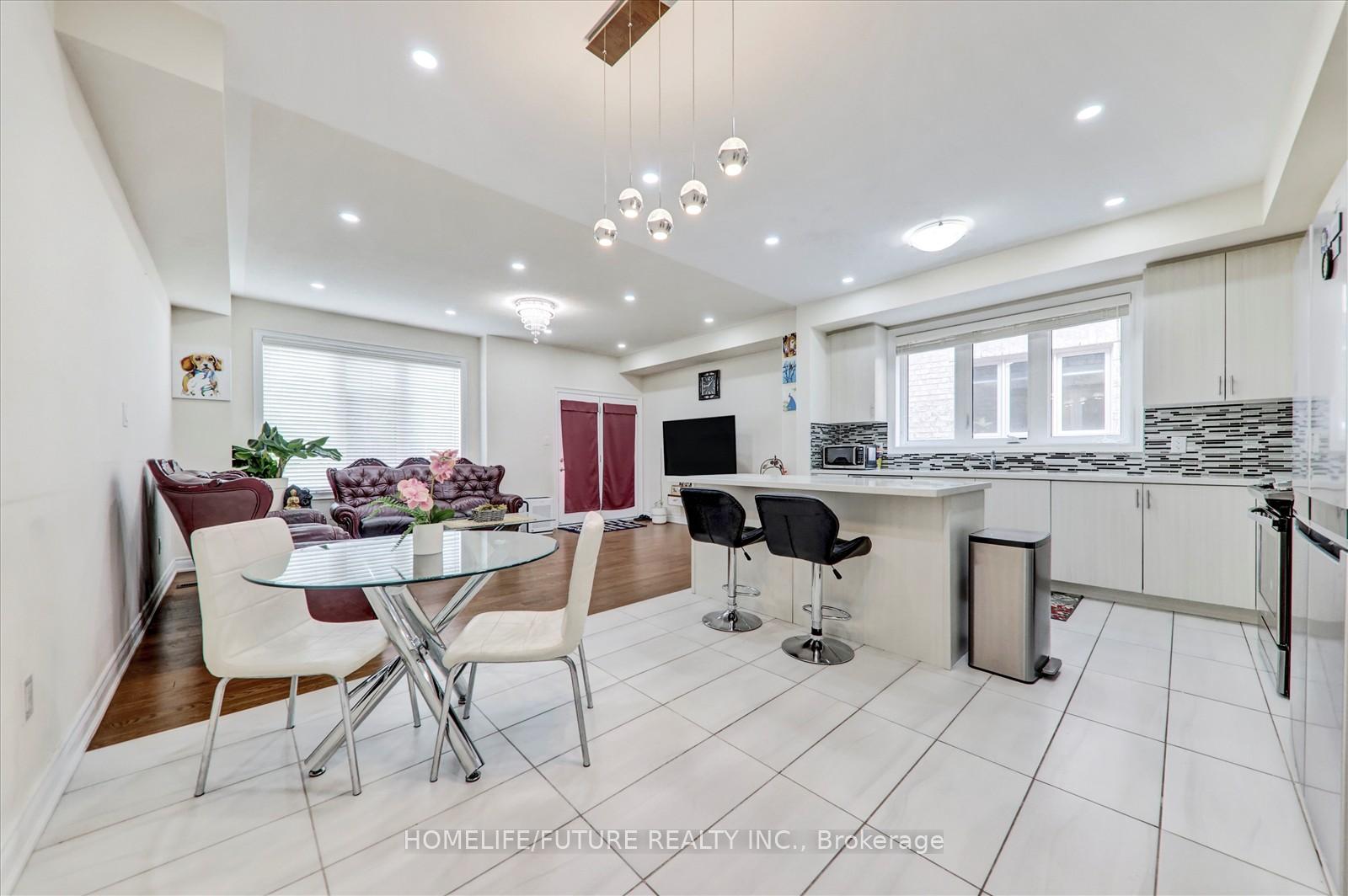 Photo 8 of 12 Ryler Way, Markham, Cedarwood — HOMEH