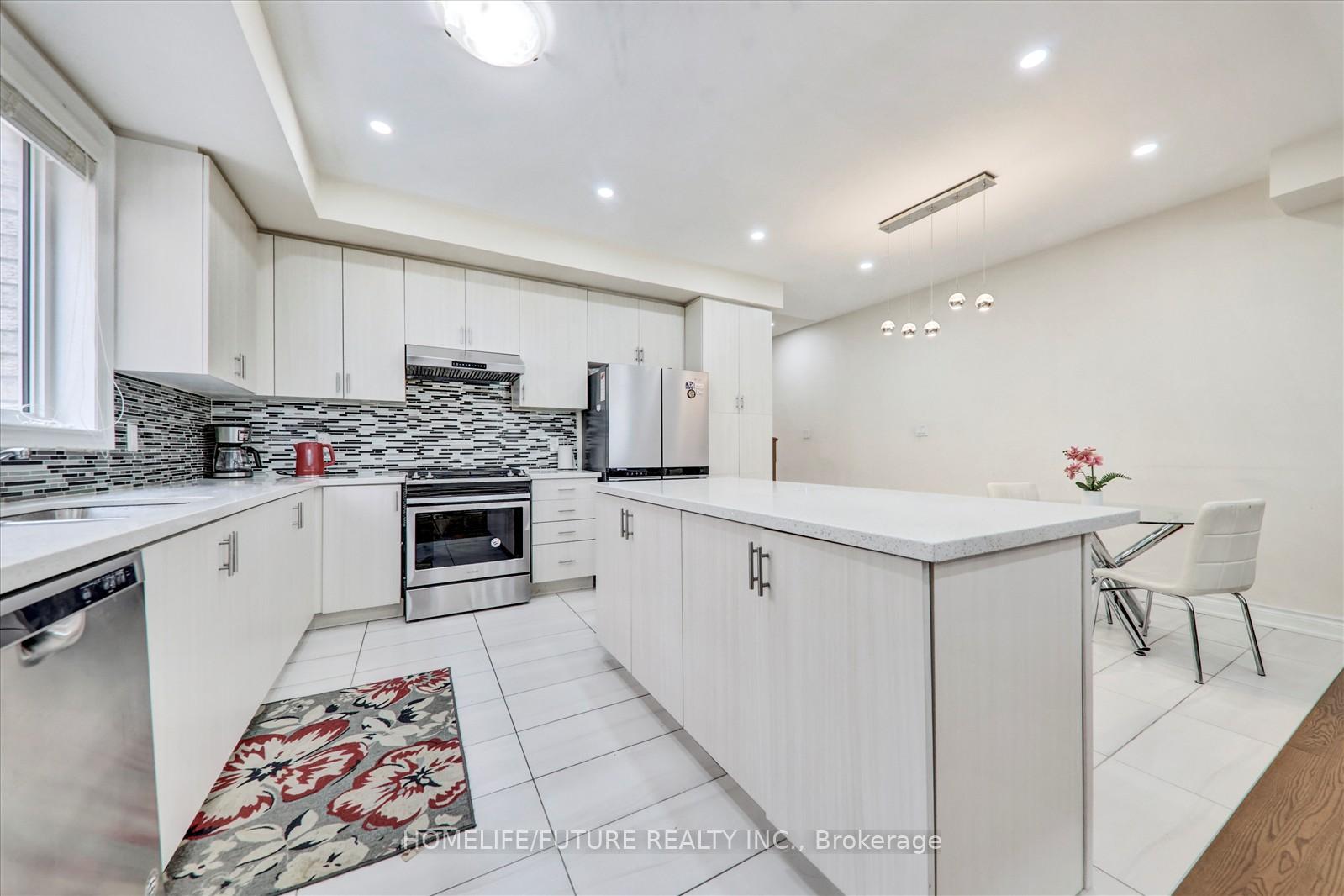 Photo 16 of 12 Ryler Way, Markham, Cedarwood — HOMEH