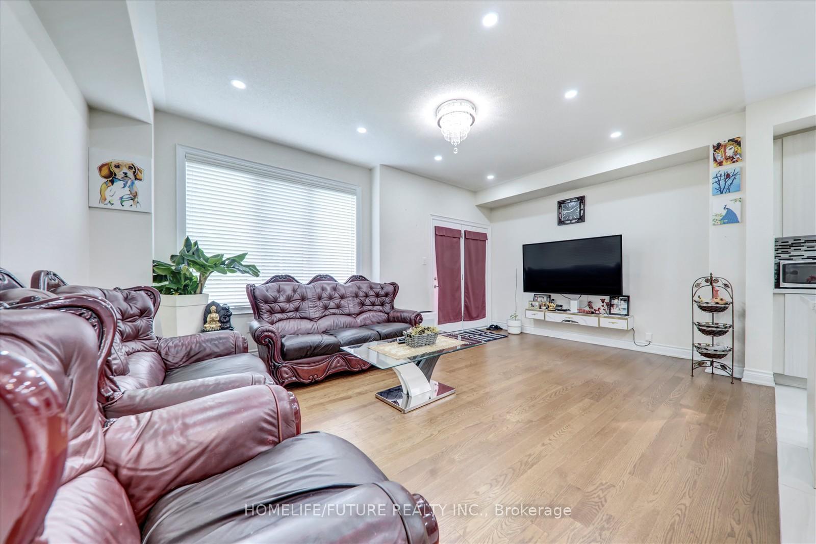 Photo 15 of 12 Ryler Way, Markham, Cedarwood — HOMEH