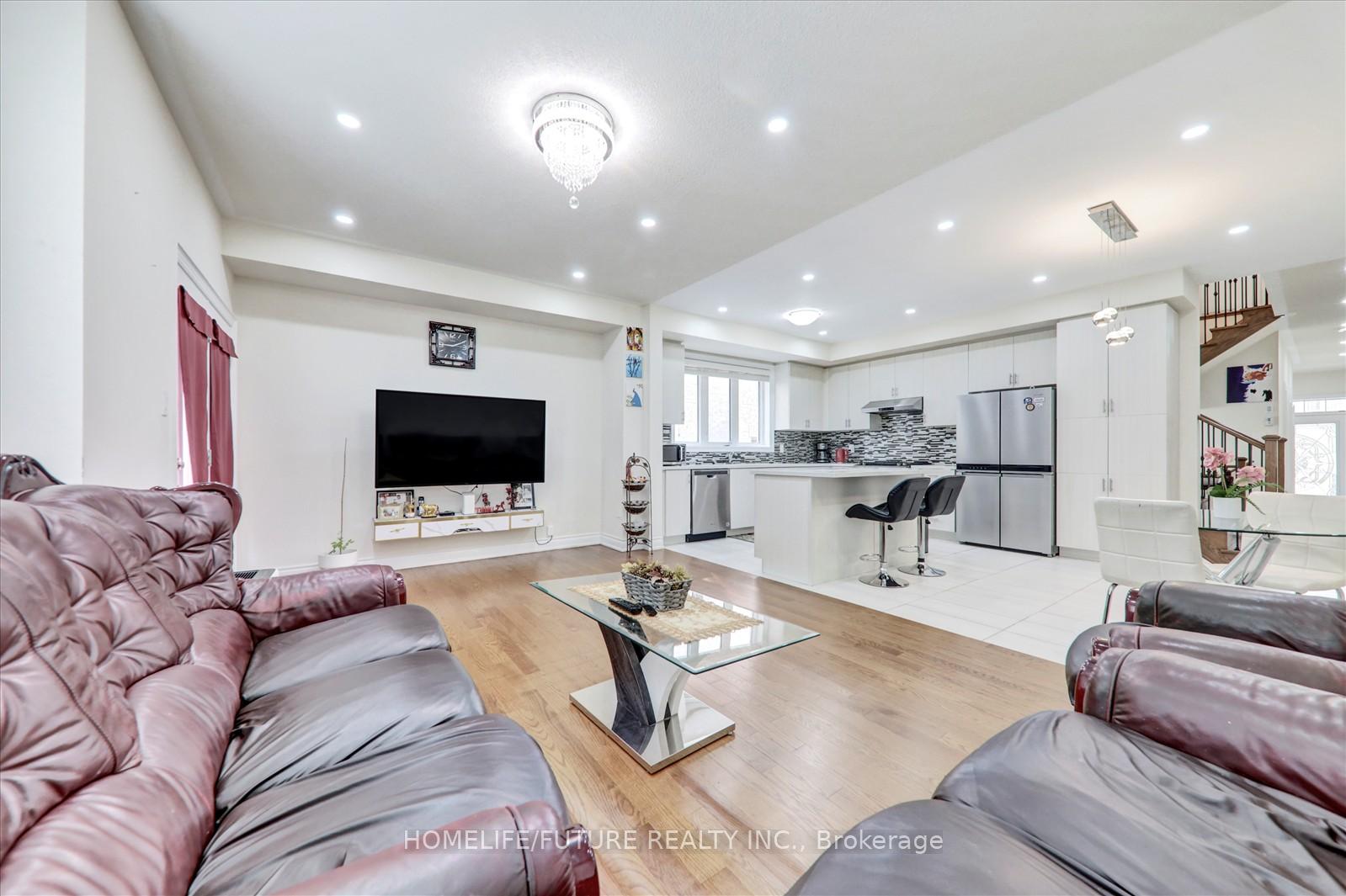 Photo 10 of 12 Ryler Way, Markham, Cedarwood — HOMEH