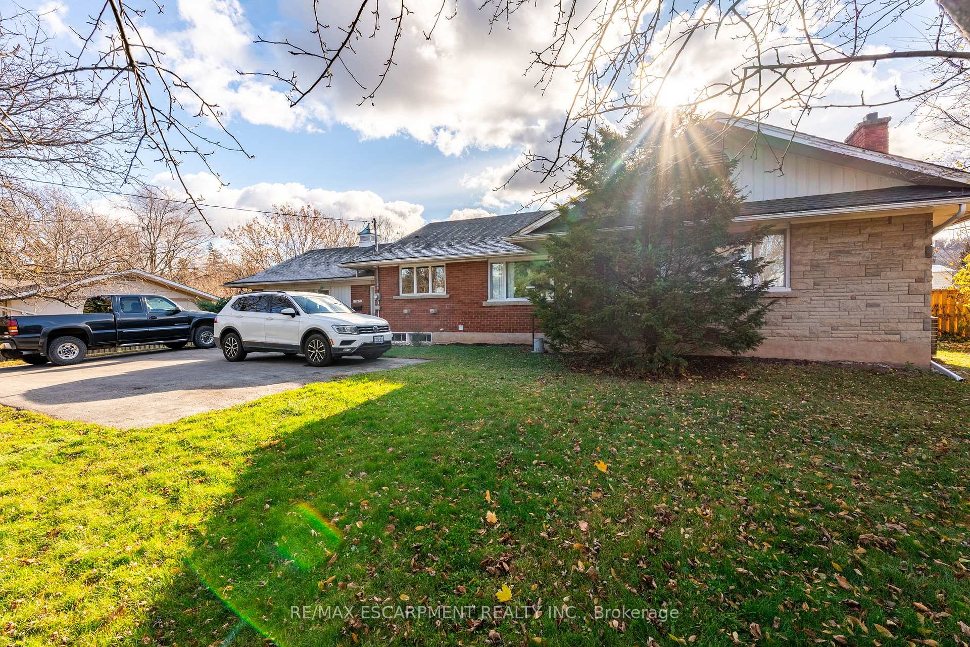 Photo 4 of 248 Main Street, Grimsby, Grimsby Escarpment — HOMEH