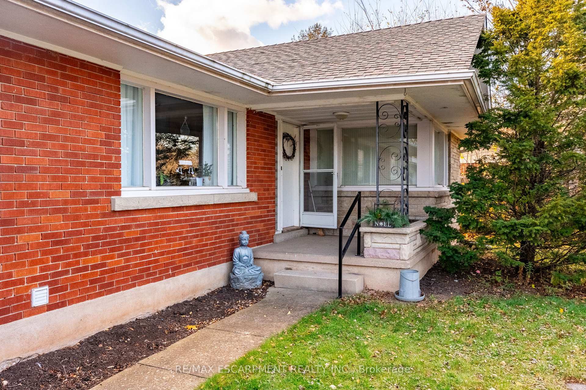 Photo 5 of 248 Main Street, Grimsby, Grimsby Escarpment — HOMEH