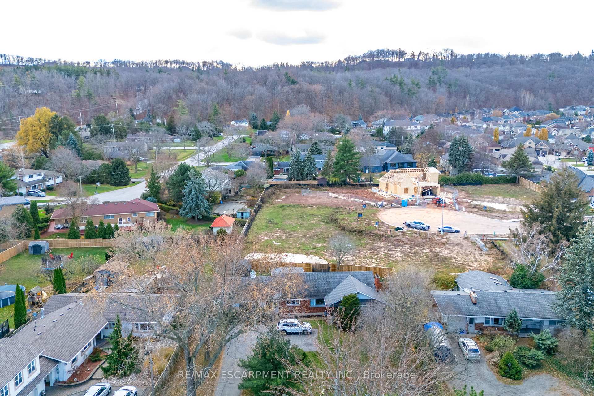 Photo 11 of 248 Main Street, Grimsby, Grimsby Escarpment — HOMEH