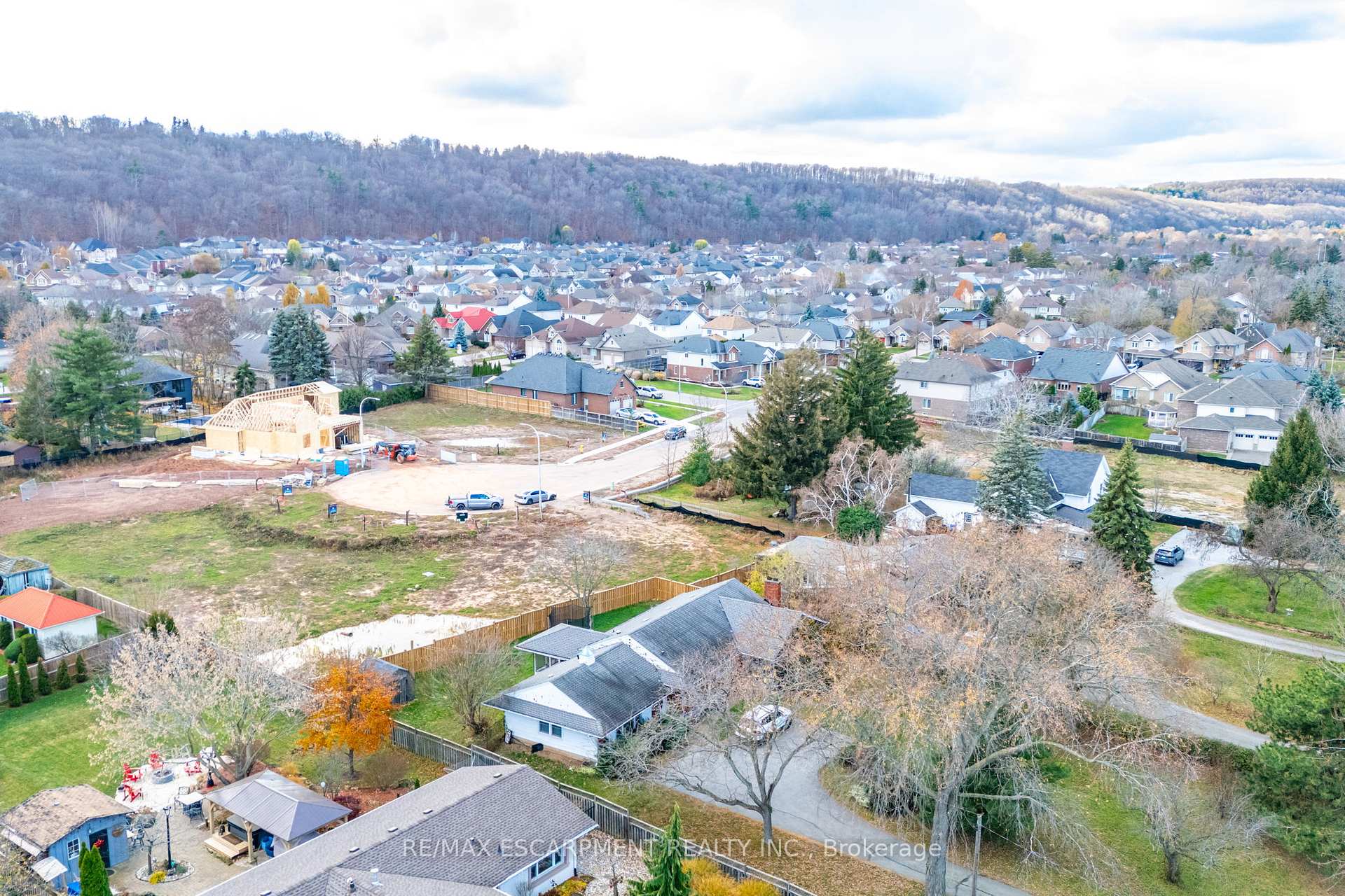 Photo 13 of 248 Main Street, Grimsby, Grimsby Escarpment — HOMEH