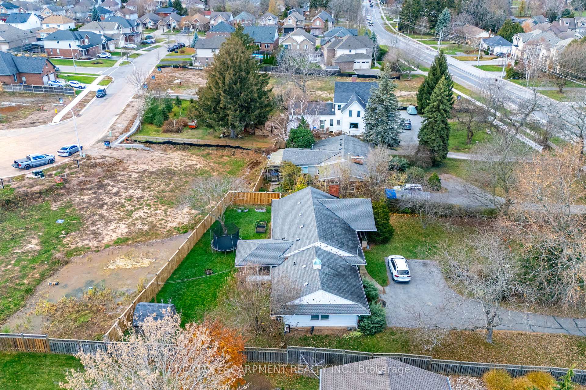 Photo 19 of 248 Main Street, Grimsby, Grimsby Escarpment — HOMEH