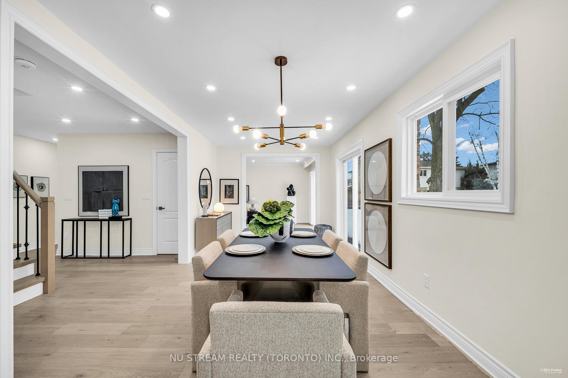 Photo 10 of 9 Liebeck Crescent, Markham, Unionville — HOMEH