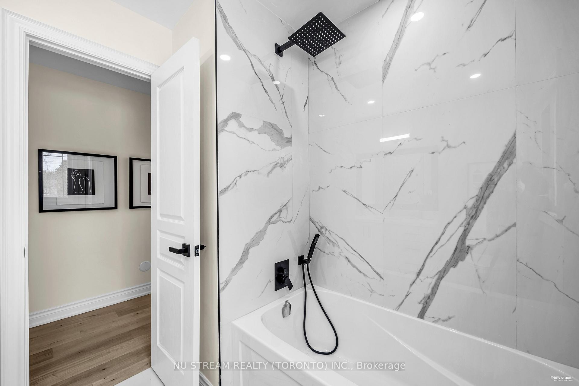 Photo 34 of 9 Liebeck Crescent, Markham, Unionville — HOMEH
