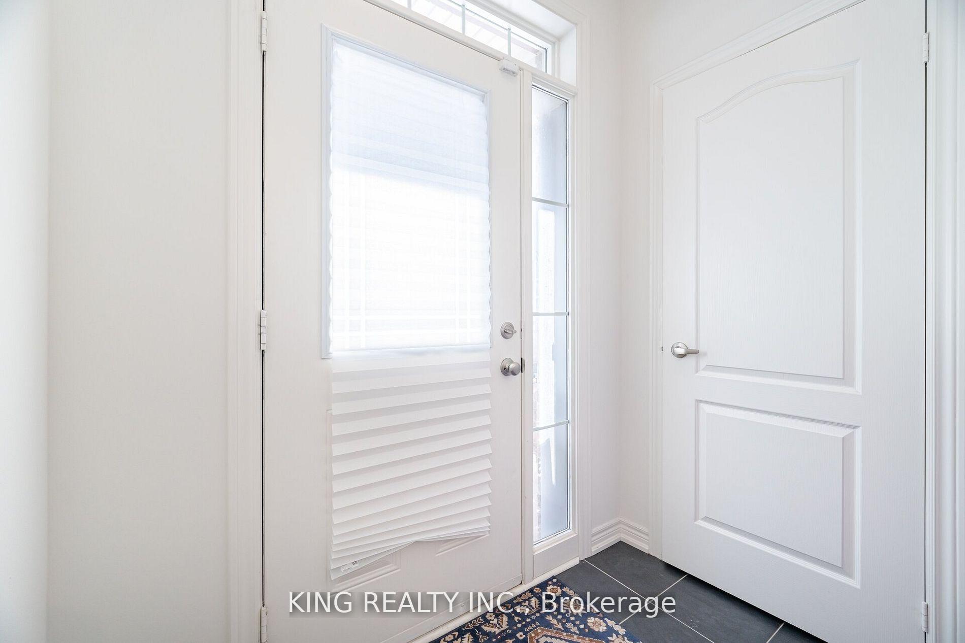Photo 2 of 425 Skinner Road, Hamilton, Waterdown — HOMEH