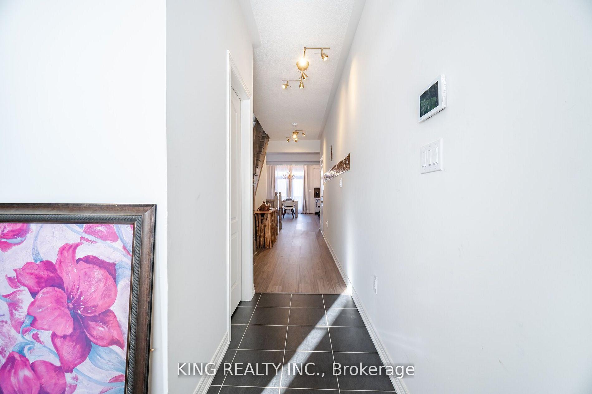 Photo 9 of 425 Skinner Road, Hamilton, Waterdown — HOMEH
