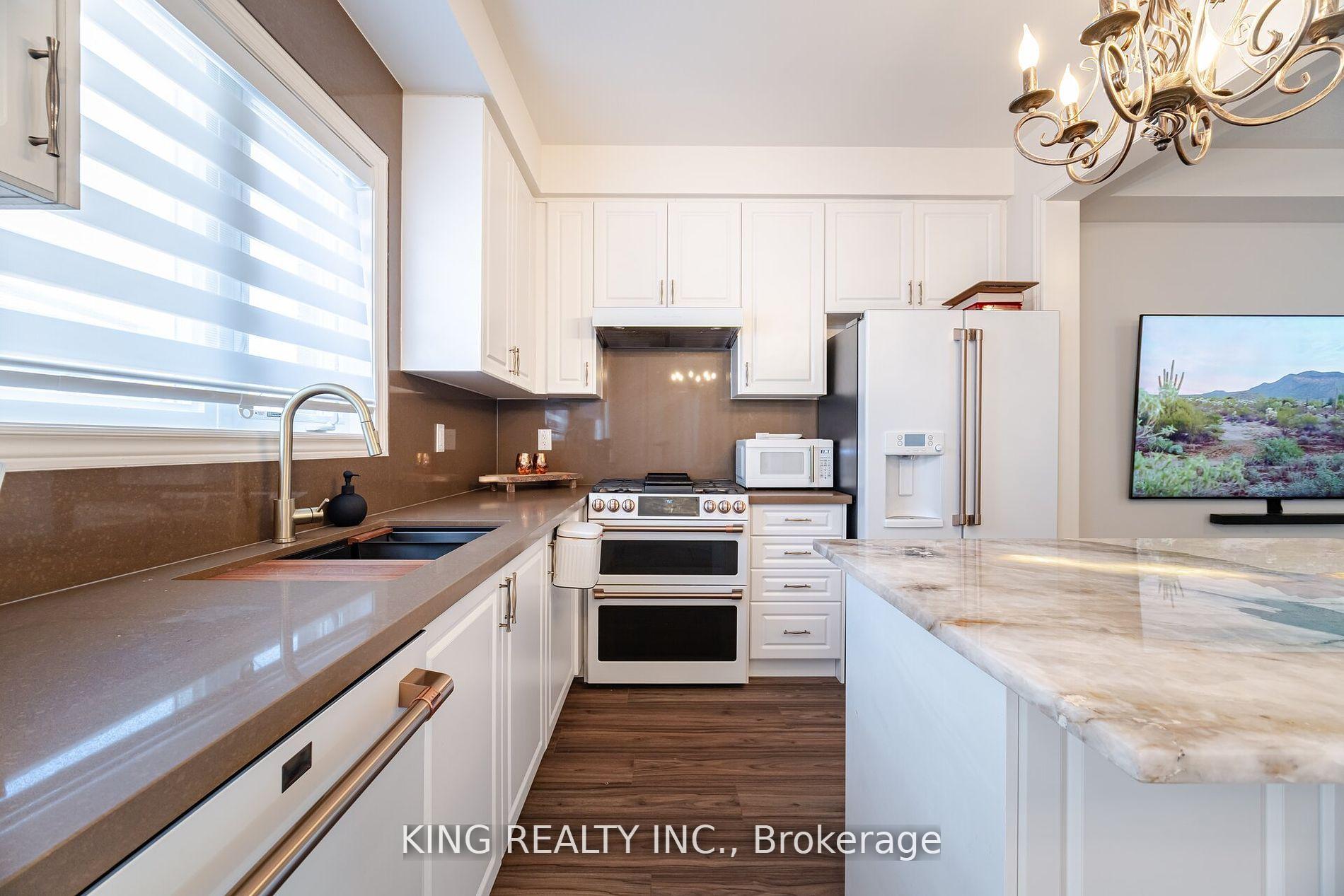 Photo 15 of 425 Skinner Road, Hamilton, Waterdown — HOMEH
