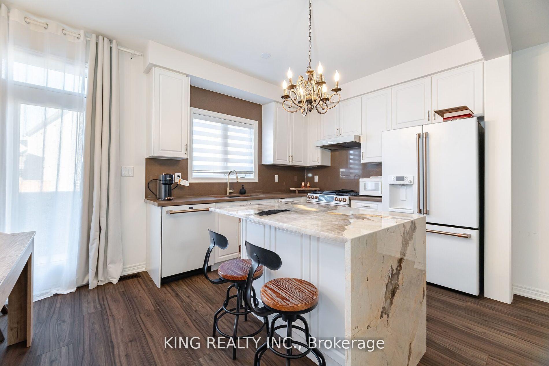 Photo 19 of 425 Skinner Road, Hamilton, Waterdown — HOMEH