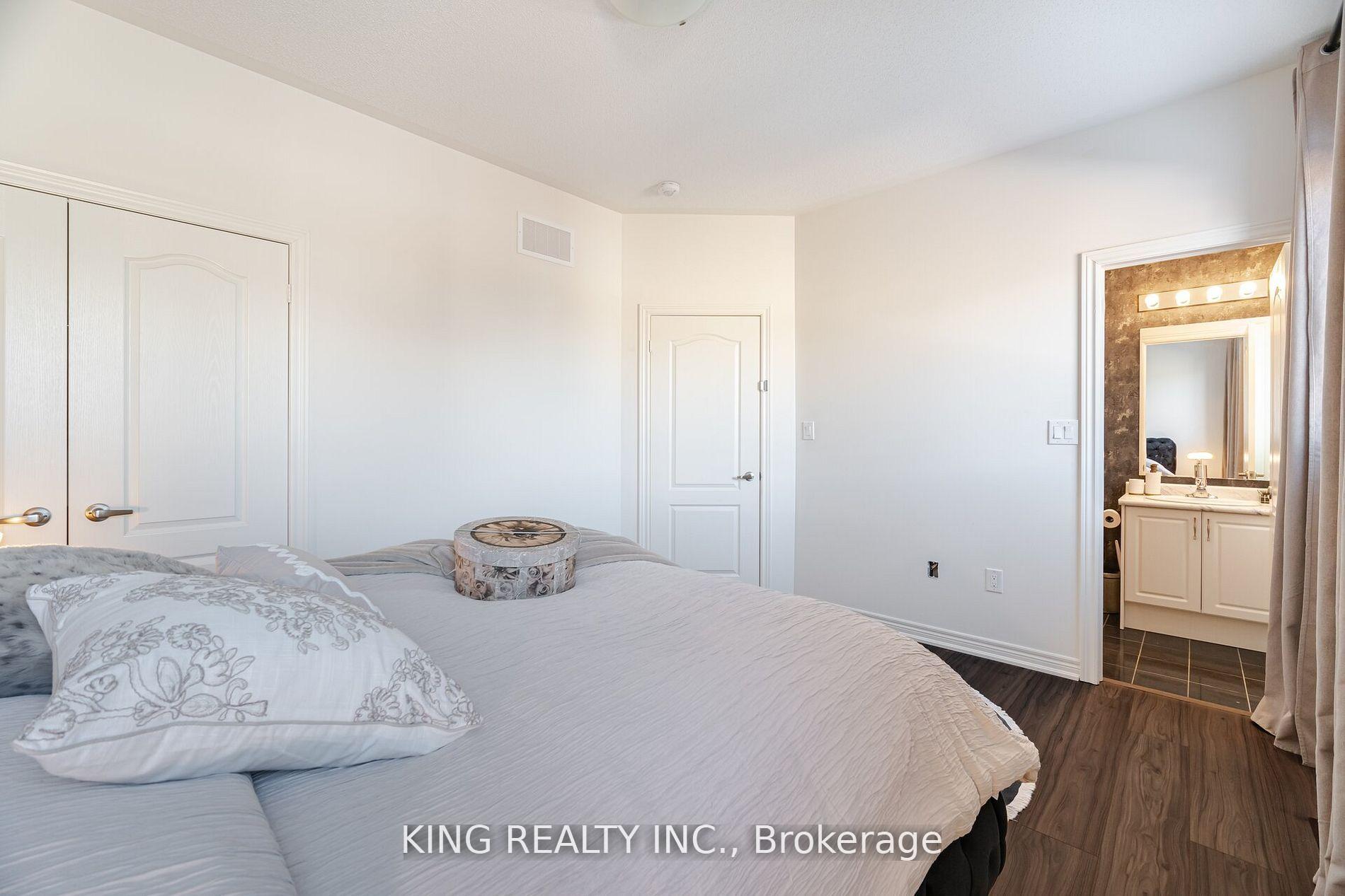 Photo 21 of 425 Skinner Road, Hamilton, Waterdown — HOMEH