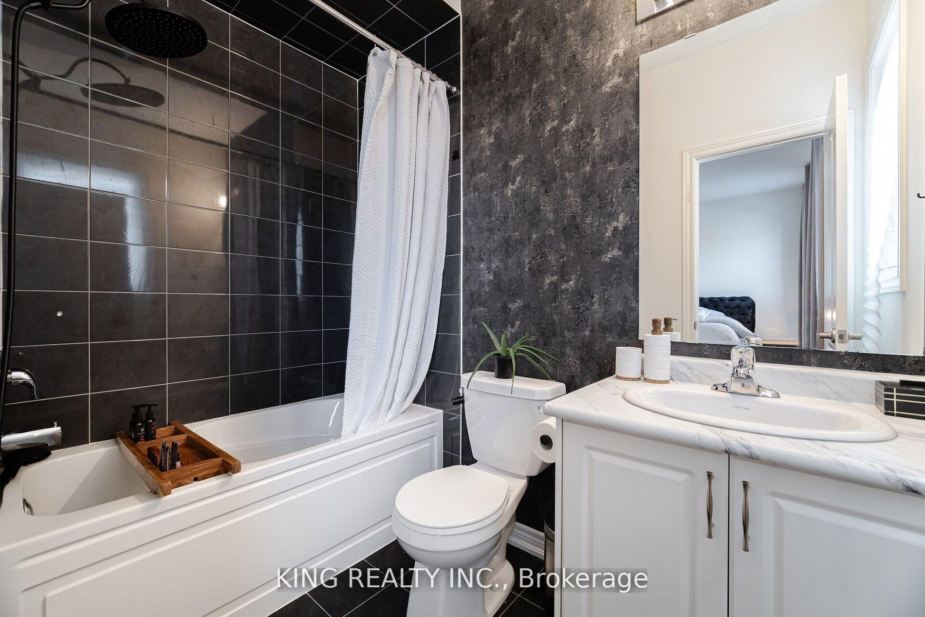 Photo 22 of 425 Skinner Road, Hamilton, Waterdown — HOMEH