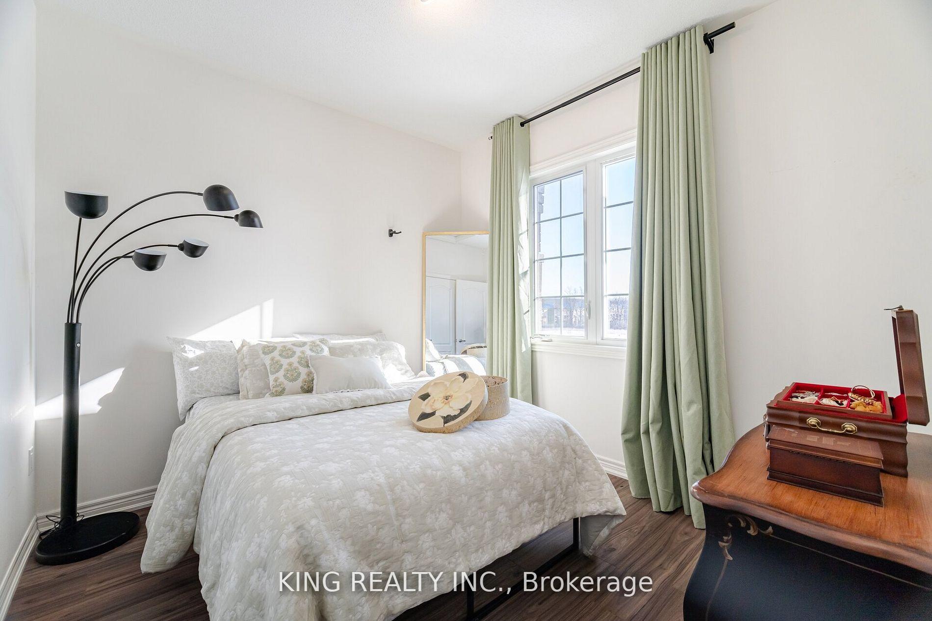 Photo 37 of 425 Skinner Road, Hamilton, Waterdown — HOMEH