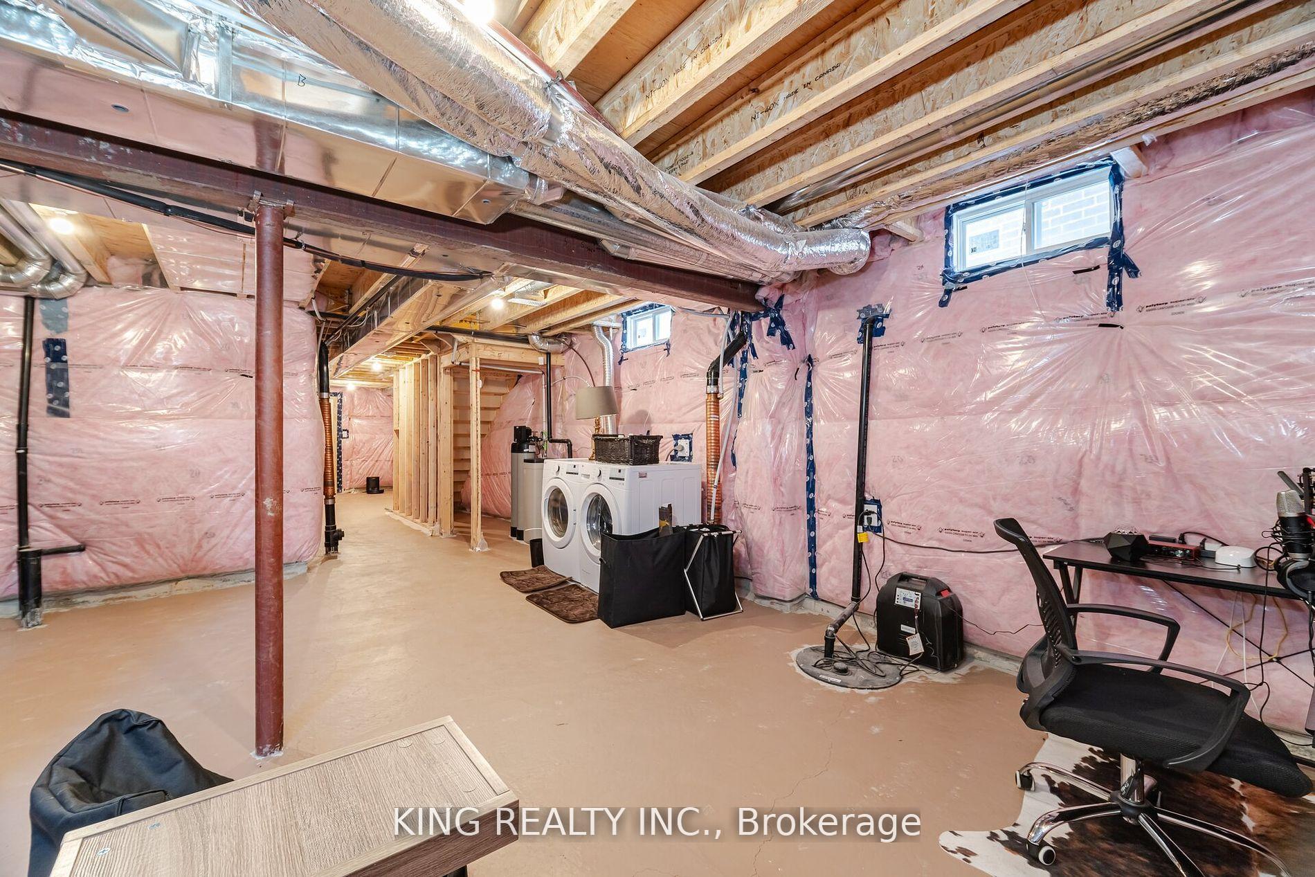 Photo 32 of 425 Skinner Road, Hamilton, Waterdown — HOMEH