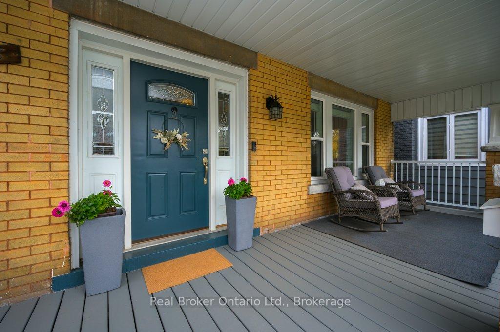 Photo 1 of 18 Kensington Avenue N, Hamilton, Crown Point — HOMEH