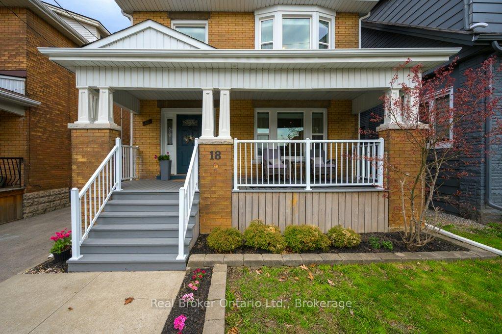 Photo 3 of 18 Kensington Avenue N, Hamilton, Crown Point — HOMEH