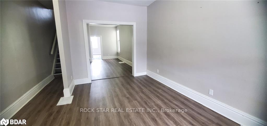 Photo 2 of 75 Cathcart Street, Hamilton, Beasley — HOMEH
