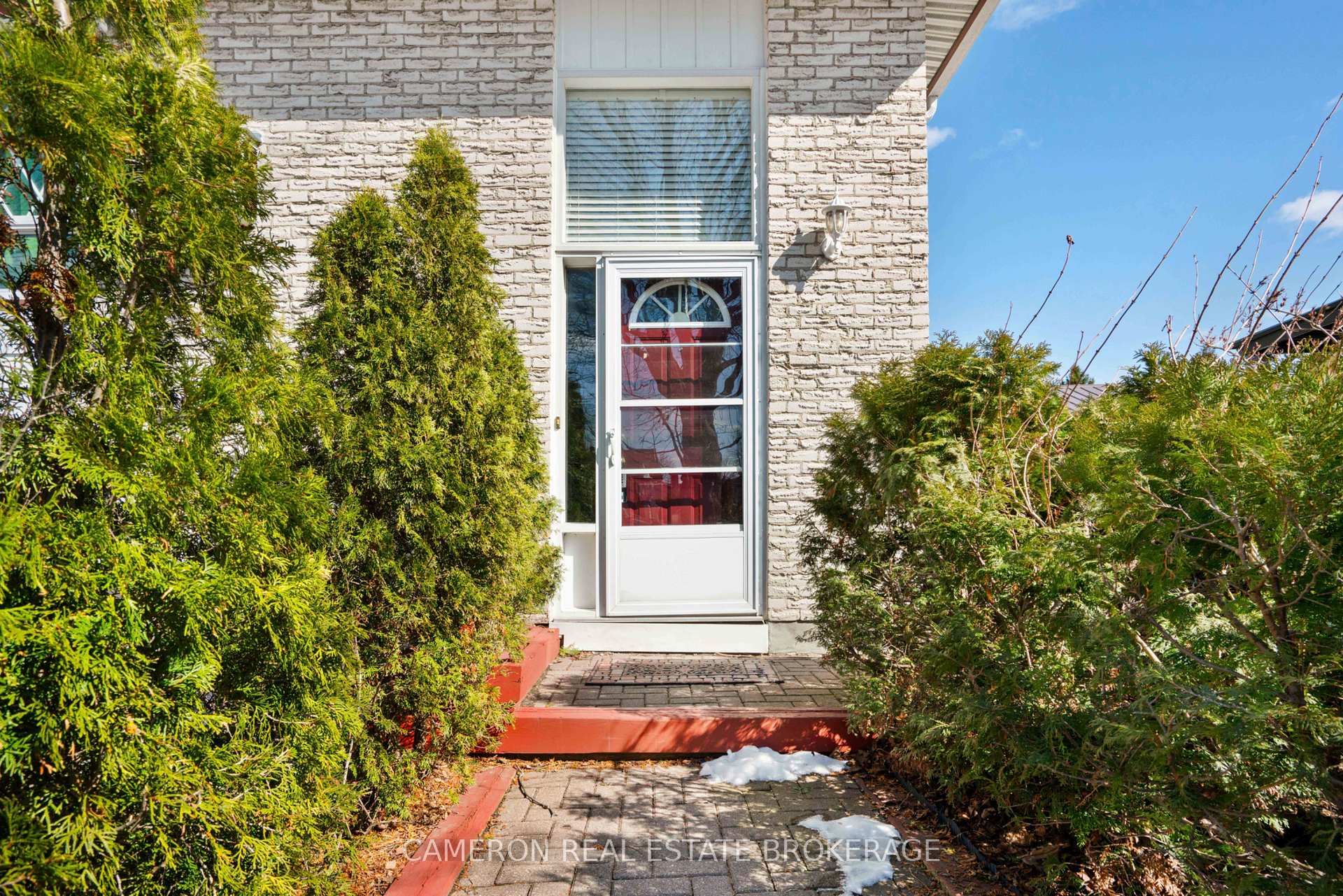 Photo 2 of 751 Montcalm Court, Cornwall — HOMEH