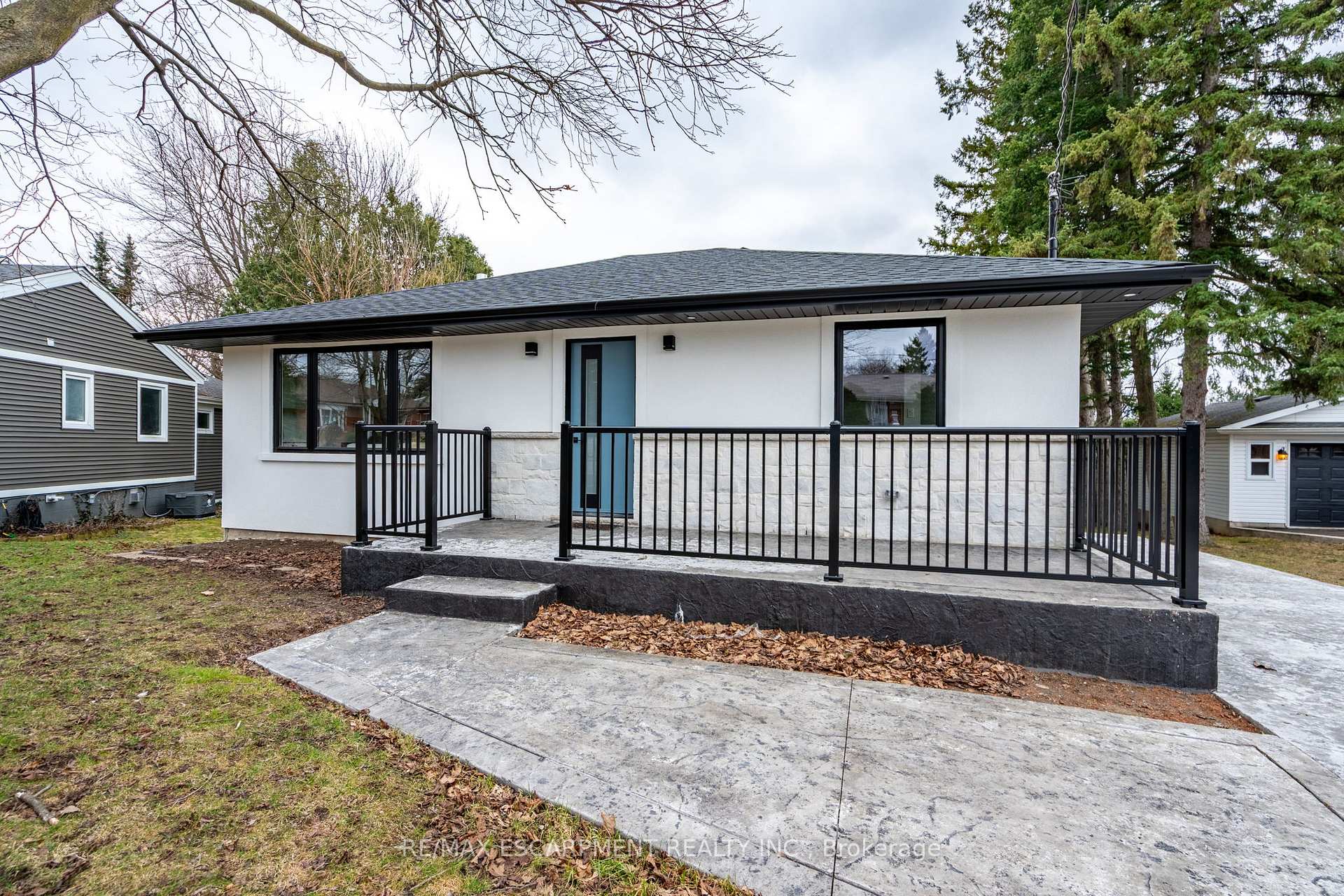 Photo 4 of 11 James Street, Hamilton, Waterdown — HOMEH
