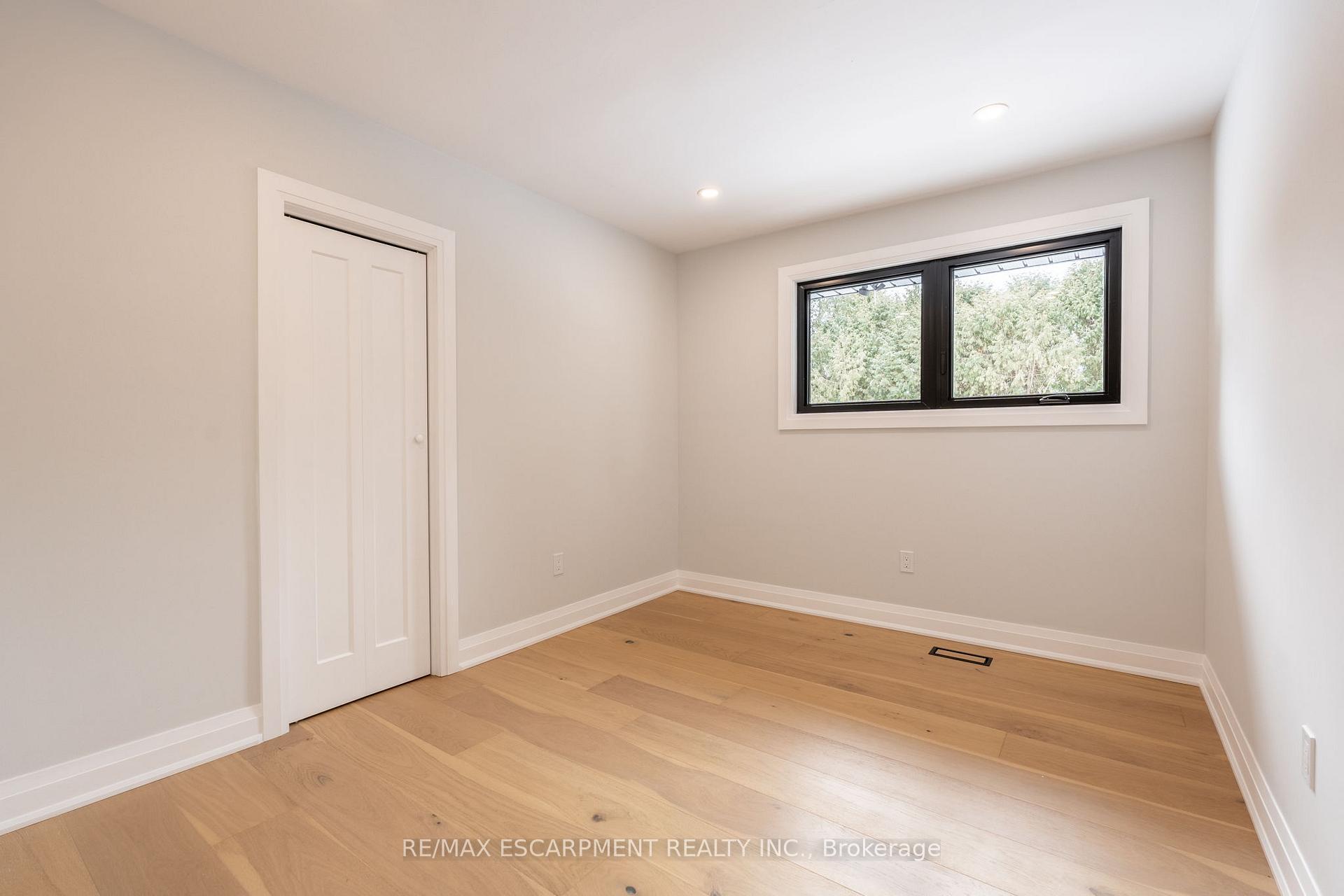 Photo 25 of 11 James Street, Hamilton, Waterdown — HOMEH