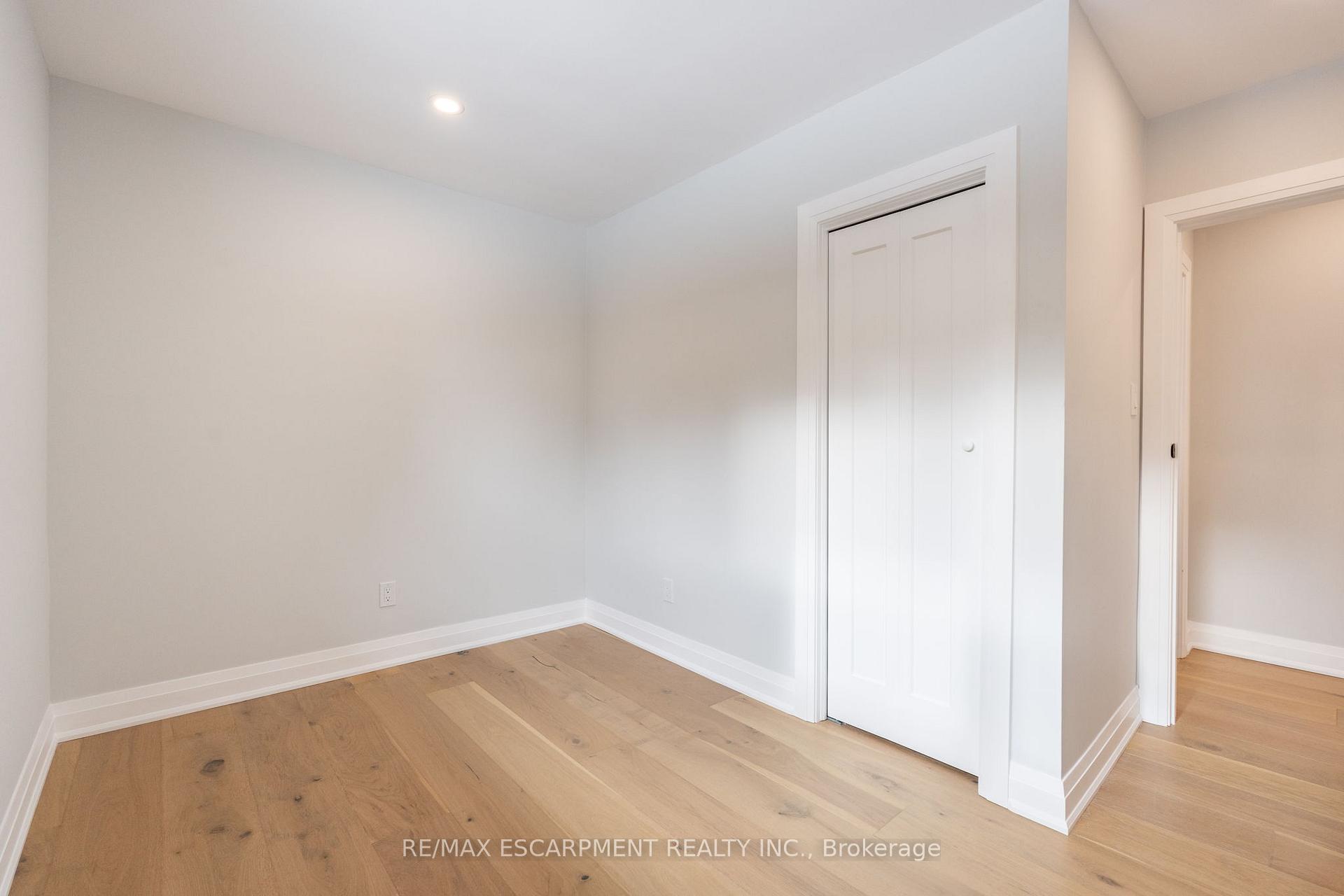Photo 34 of 11 James Street, Hamilton, Waterdown — HOMEH