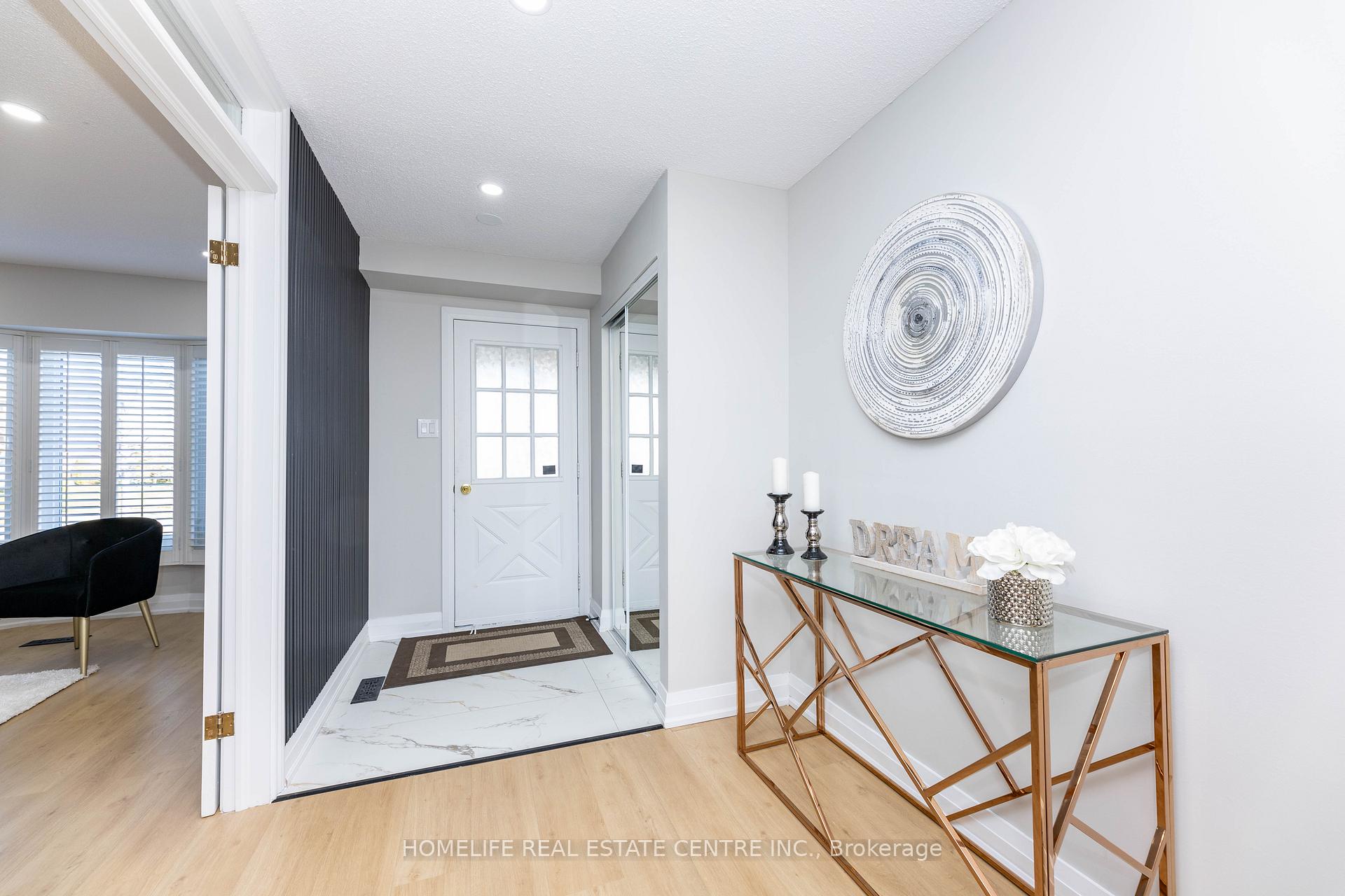 Photo 10 of 7 Markham Street, Brampton, Central Park — HOMEH