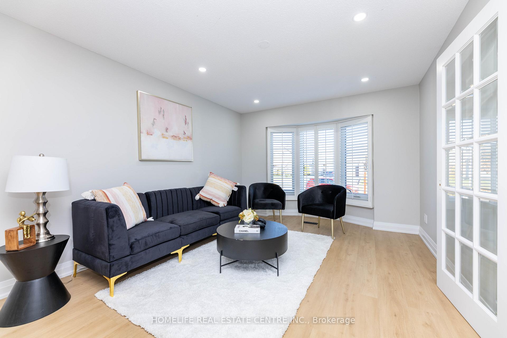 Photo 11 of 7 Markham Street, Brampton, Central Park — HOMEH