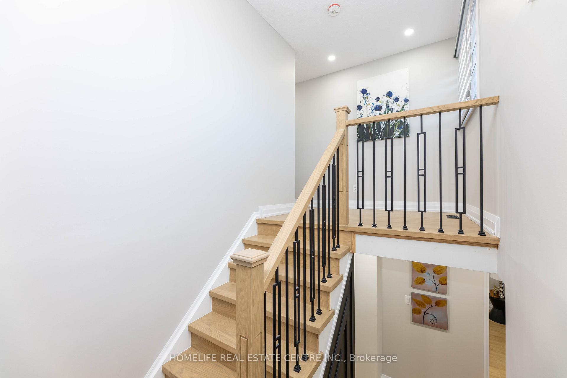 Photo 16 of 7 Markham Street, Brampton, Central Park — HOMEH