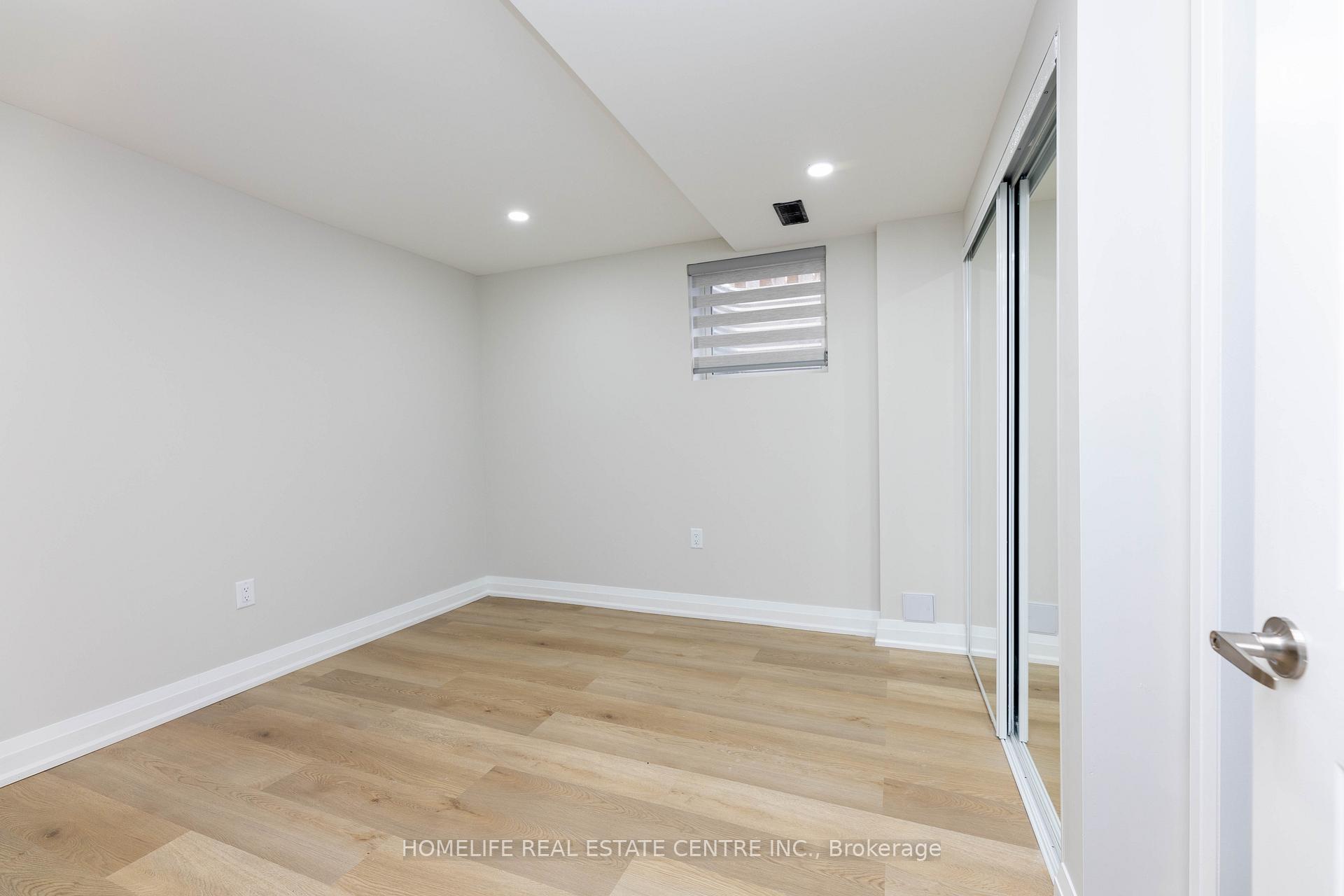 Photo 34 of 7 Markham Street, Brampton, Central Park — HOMEH