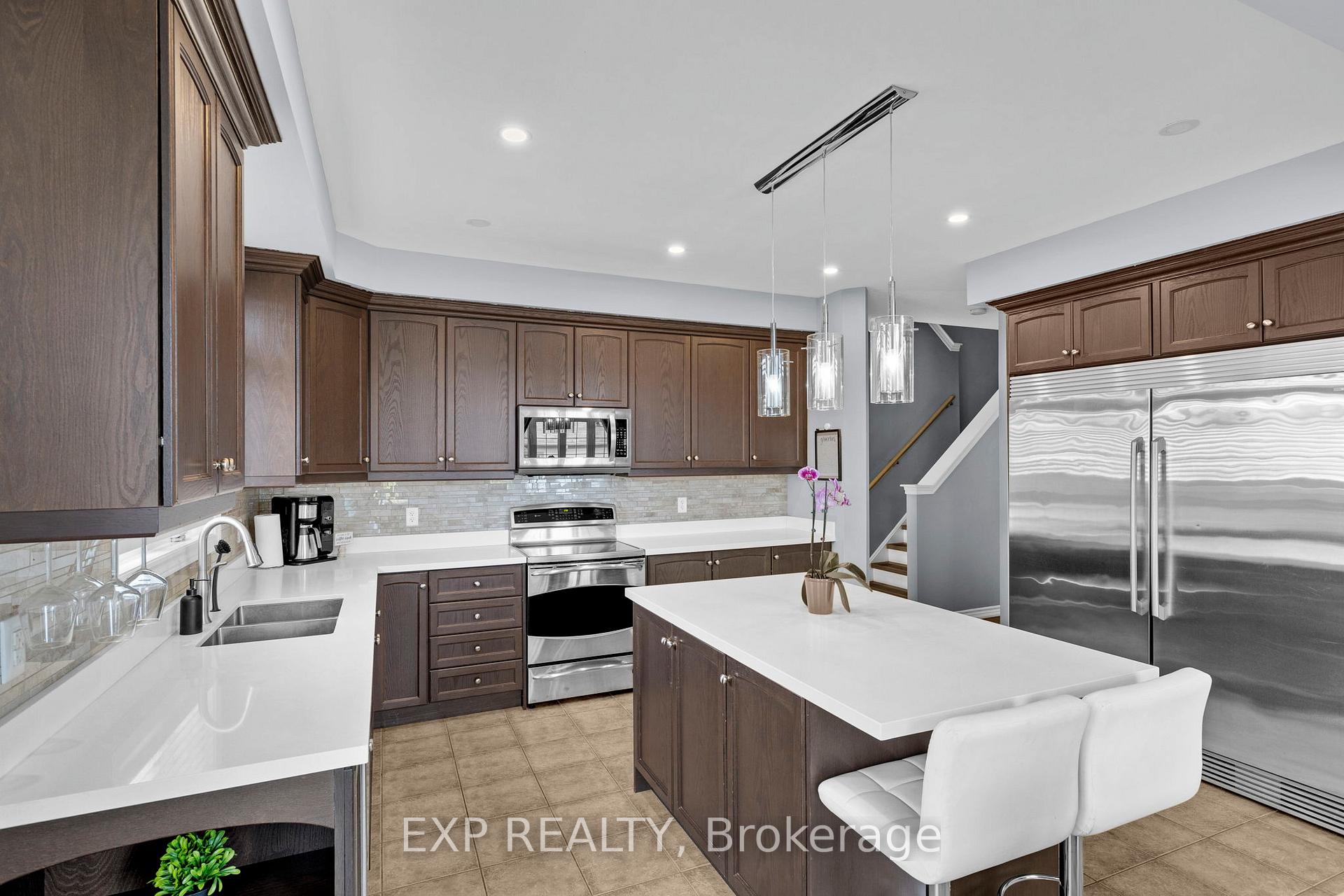 Photo 7 of 105 White Sands Way, Wasaga Beach — HOMEH