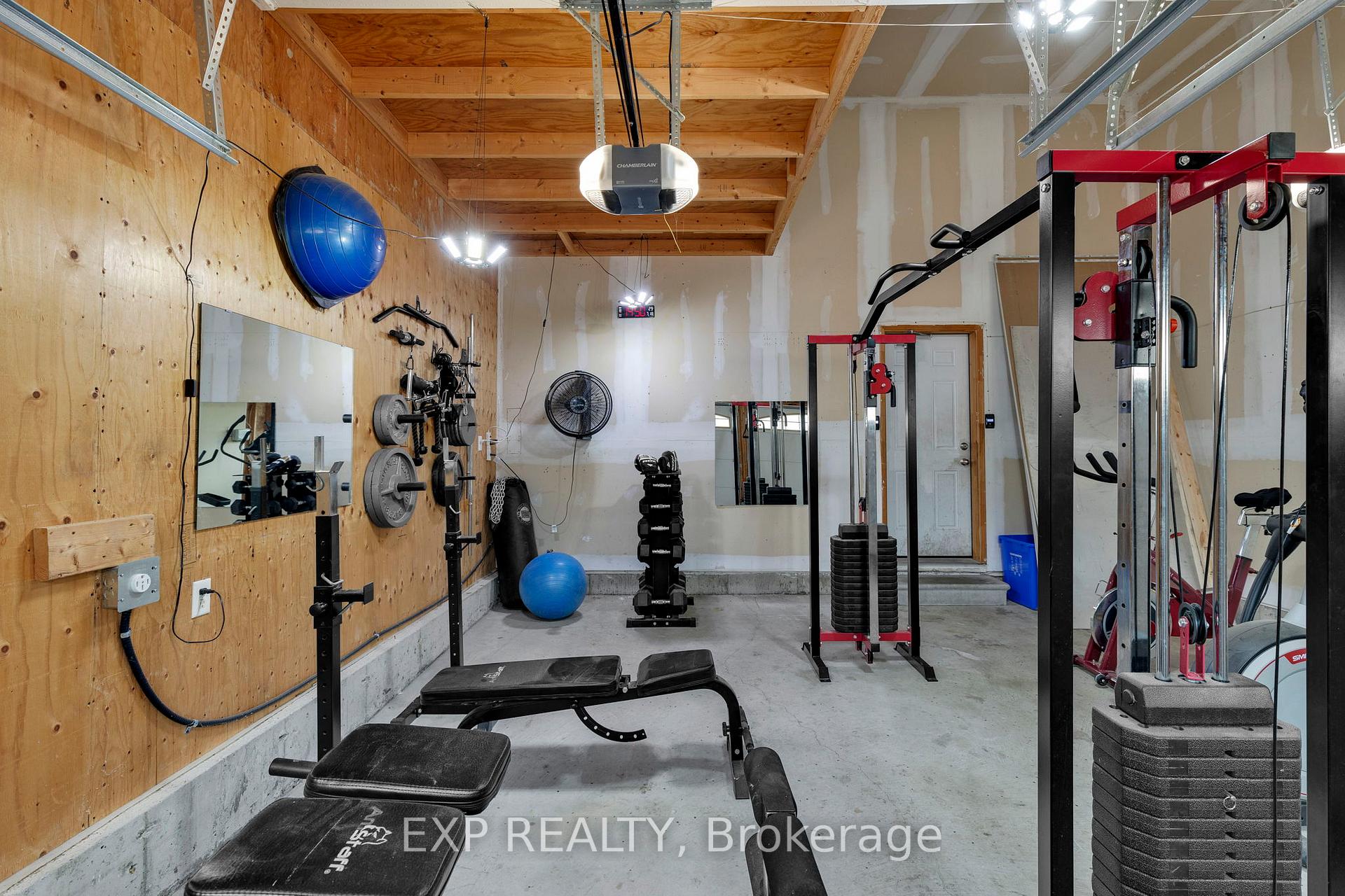 Photo 39 of 105 White Sands Way, Wasaga Beach — HOMEH
