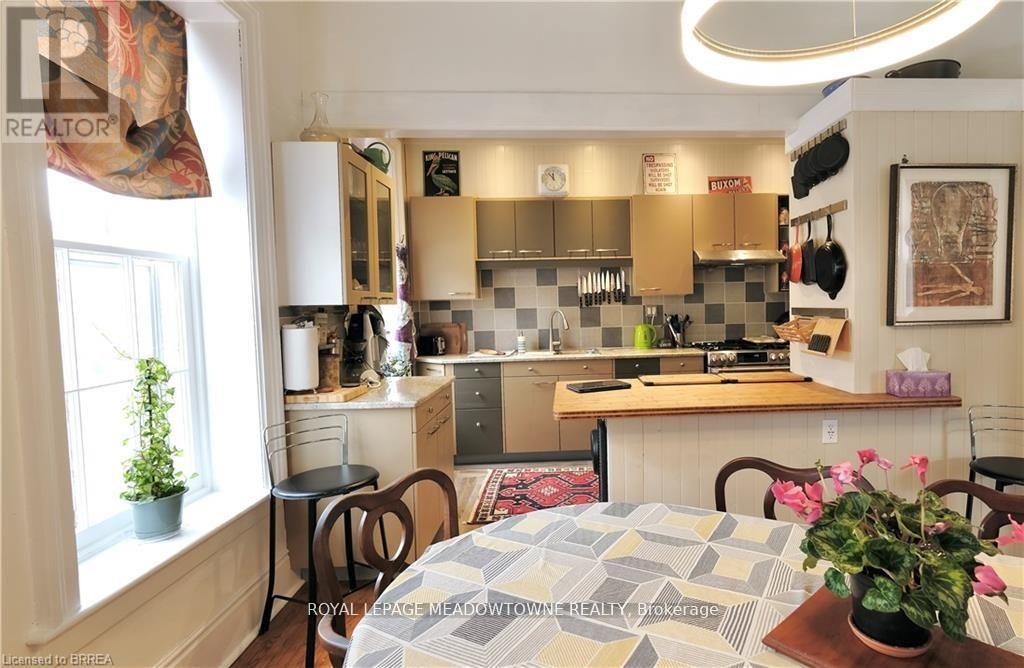 Photo 35 of 36 Dumfries Street, Brant, Paris — HOMEH