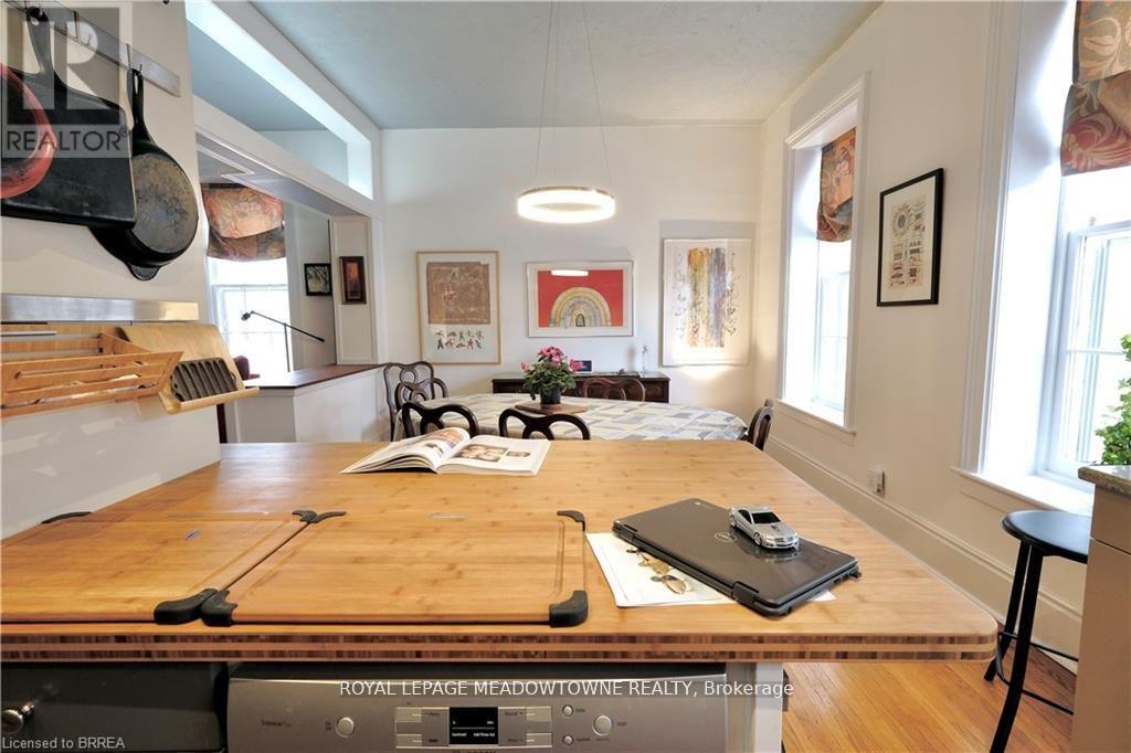 Photo 15 of 36 Dumfries Street, Brant, Paris — HOMEH