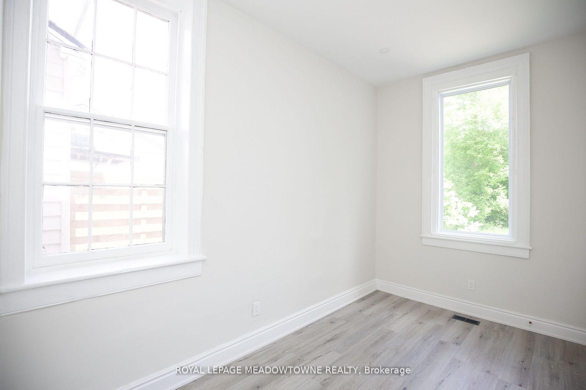 Photo 19 of 36 Dumfries Street, Brant, Paris — HOMEH