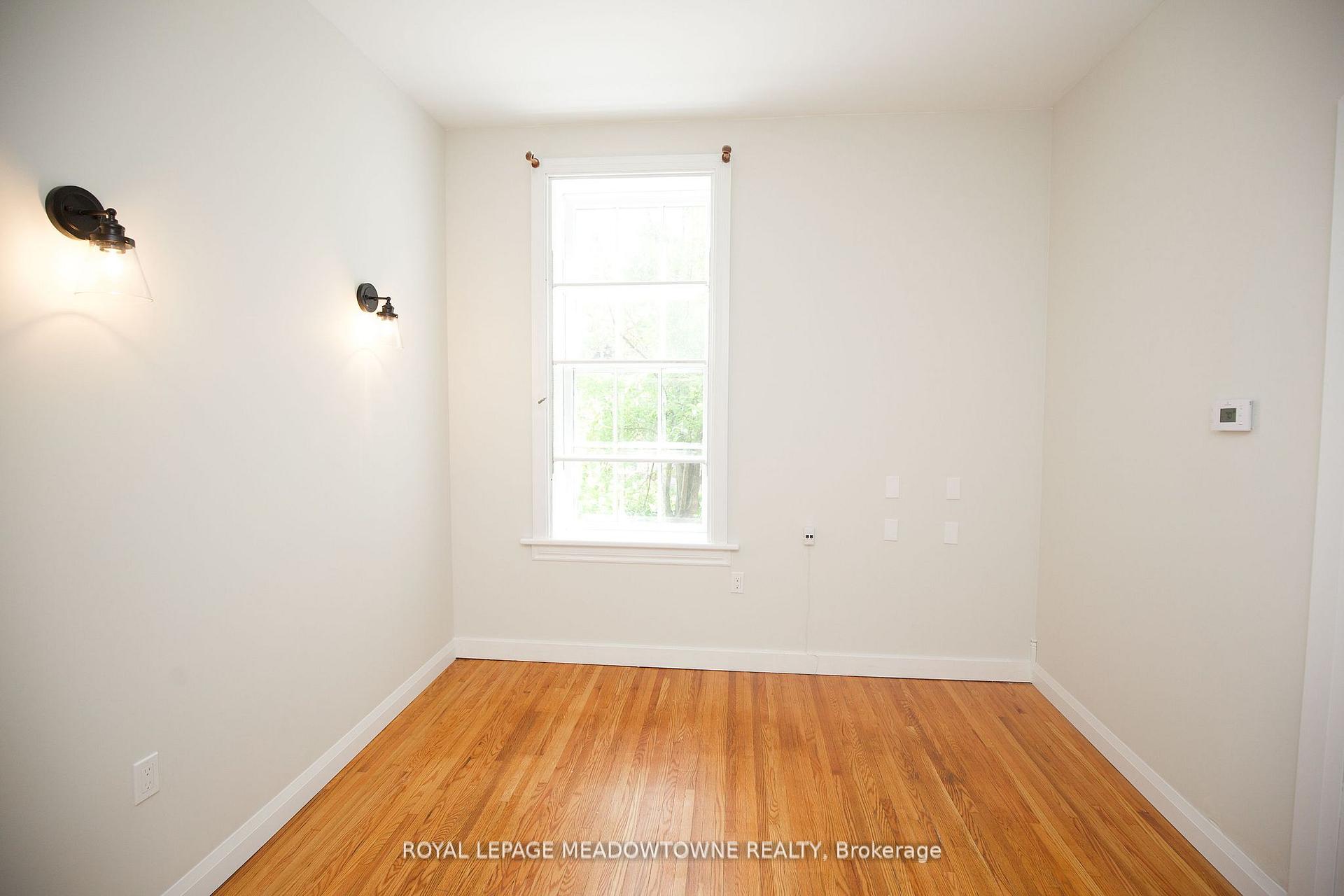 Photo 28 of 36 Dumfries Street, Brant, Paris — HOMEH