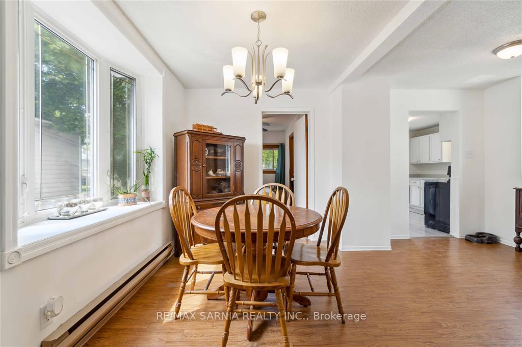 Photo 10 of 408 Talfourd Street, Sarnia — HOMEH