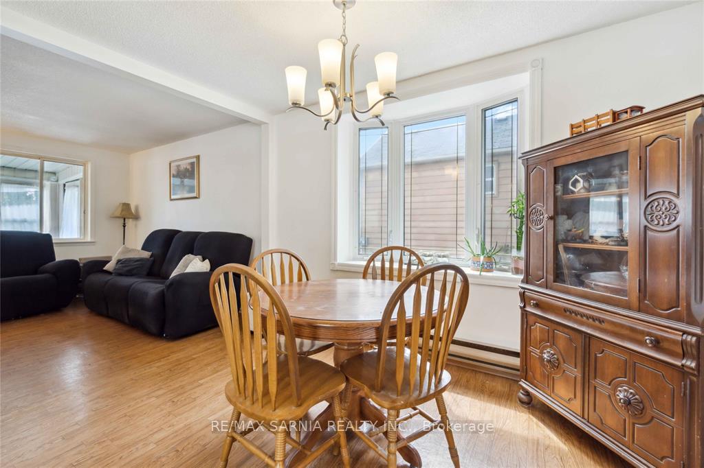 Photo 23 of 408 Talfourd Street, Sarnia — HOMEH