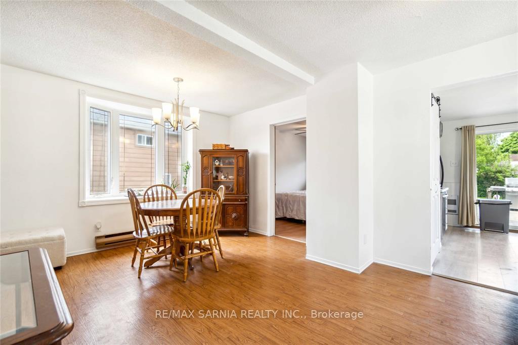 Photo 12 of 408 Talfourd Street, Sarnia — HOMEH