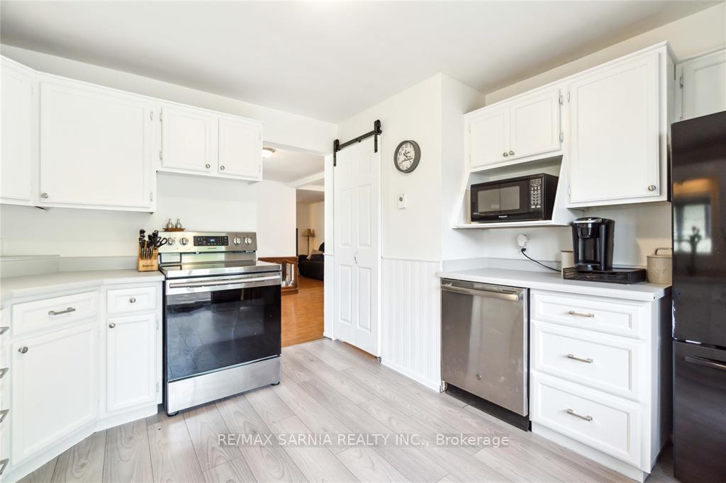 Photo 31 of 408 Talfourd Street, Sarnia — HOMEH