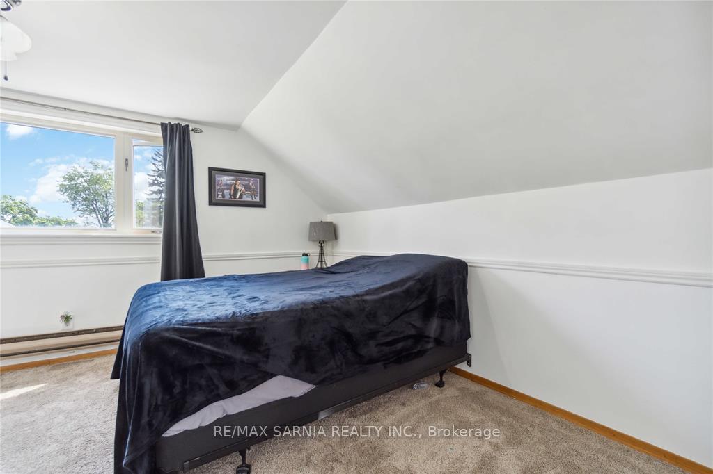 Photo 26 of 408 Talfourd Street, Sarnia — HOMEH