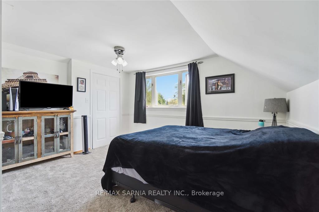 Photo 40 of 408 Talfourd Street, Sarnia — HOMEH