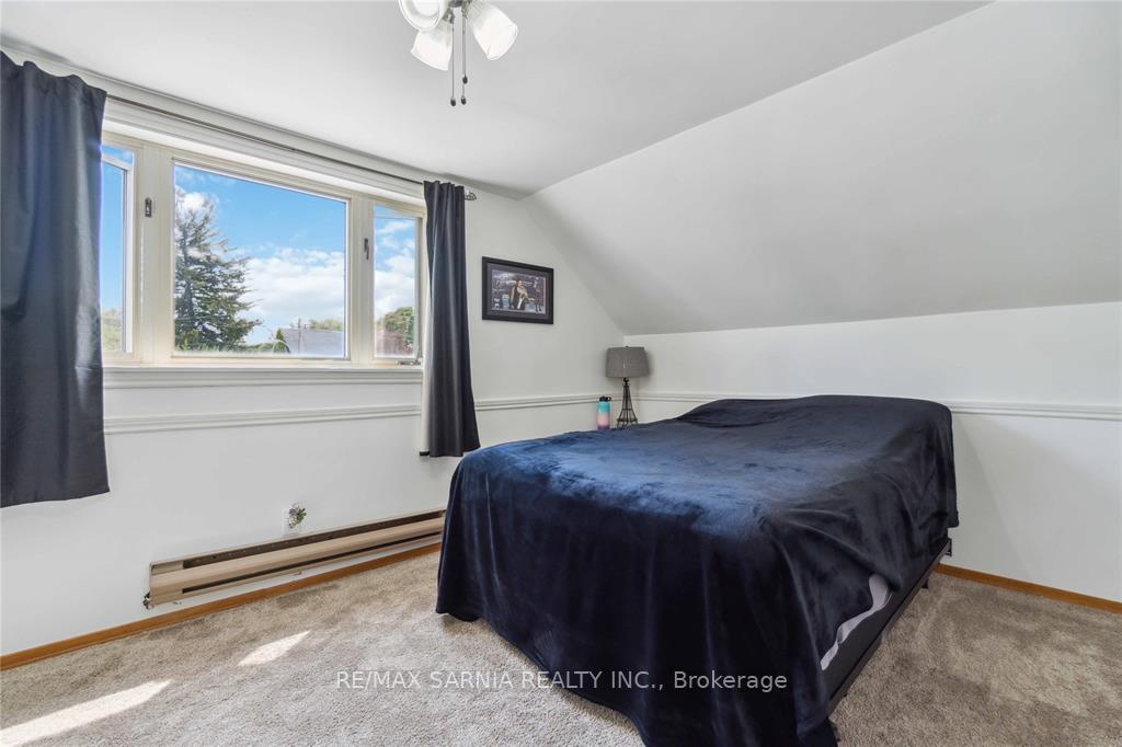Photo 37 of 408 Talfourd Street, Sarnia — HOMEH
