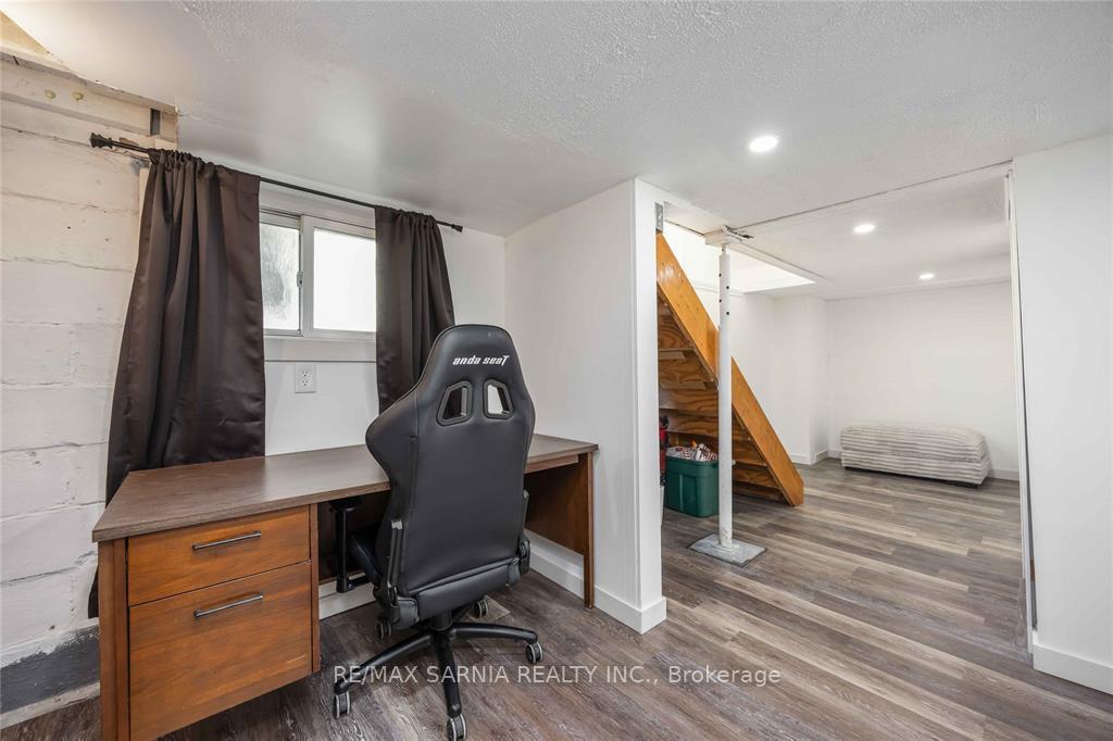 Photo 22 of 408 Talfourd Street, Sarnia — HOMEH