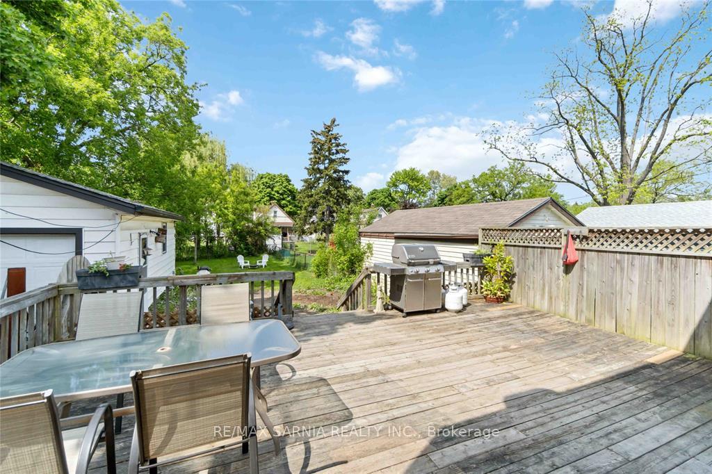 Photo 25 of 408 Talfourd Street, Sarnia — HOMEH