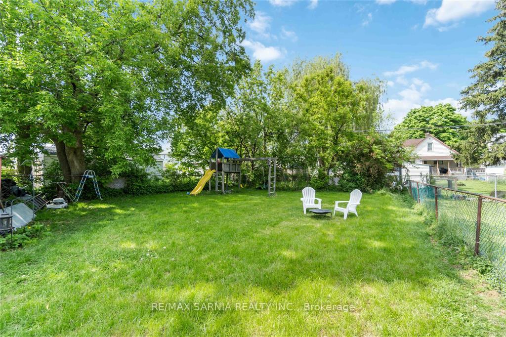 Photo 35 of 408 Talfourd Street, Sarnia — HOMEH