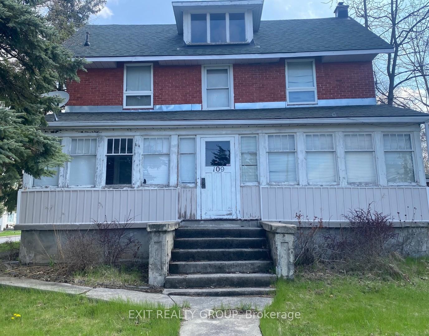 Front of 109 West Street