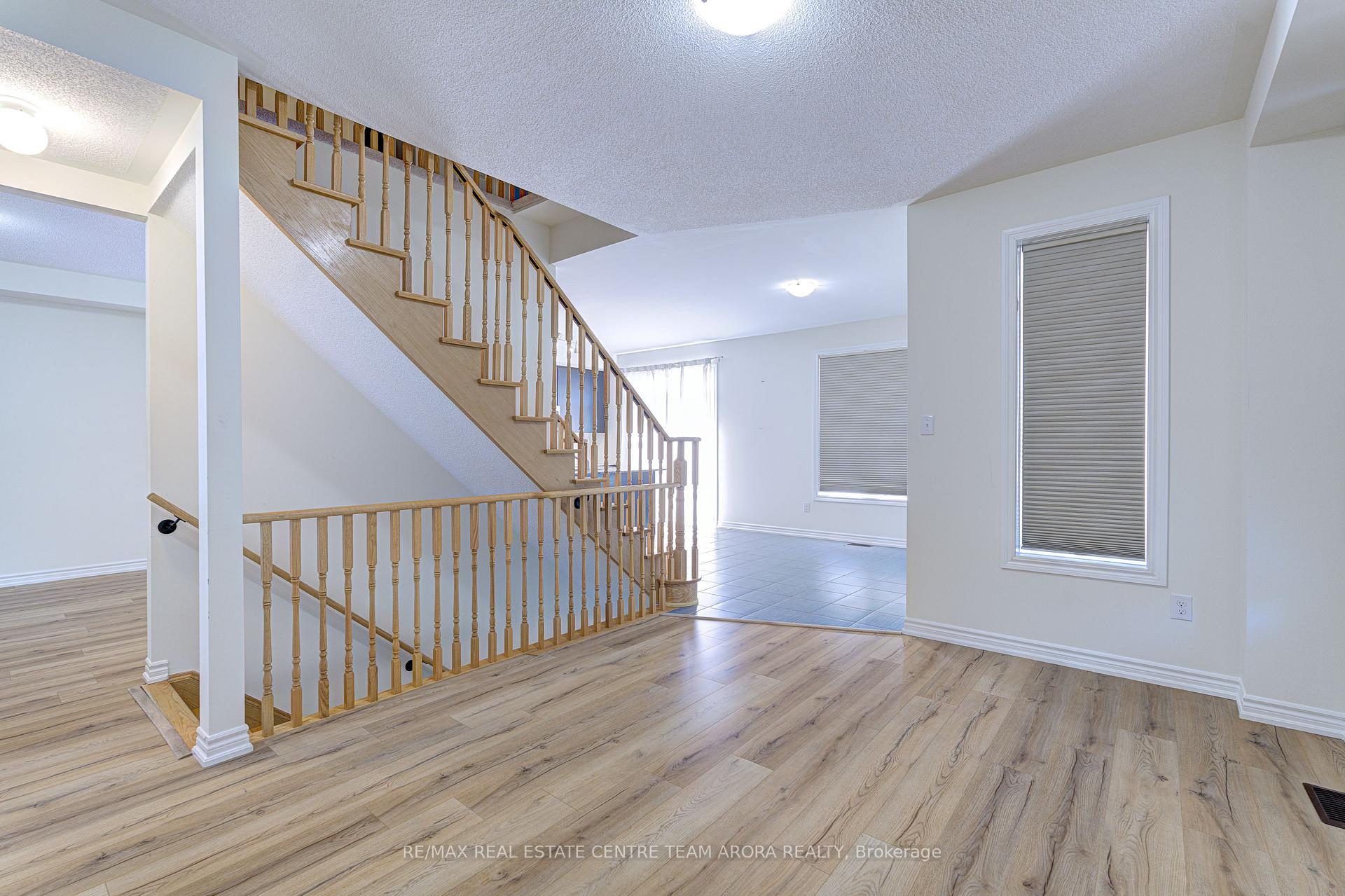 Photo 37 of 19 Gilford Street, Brampton, Credit Valley — HOMEH