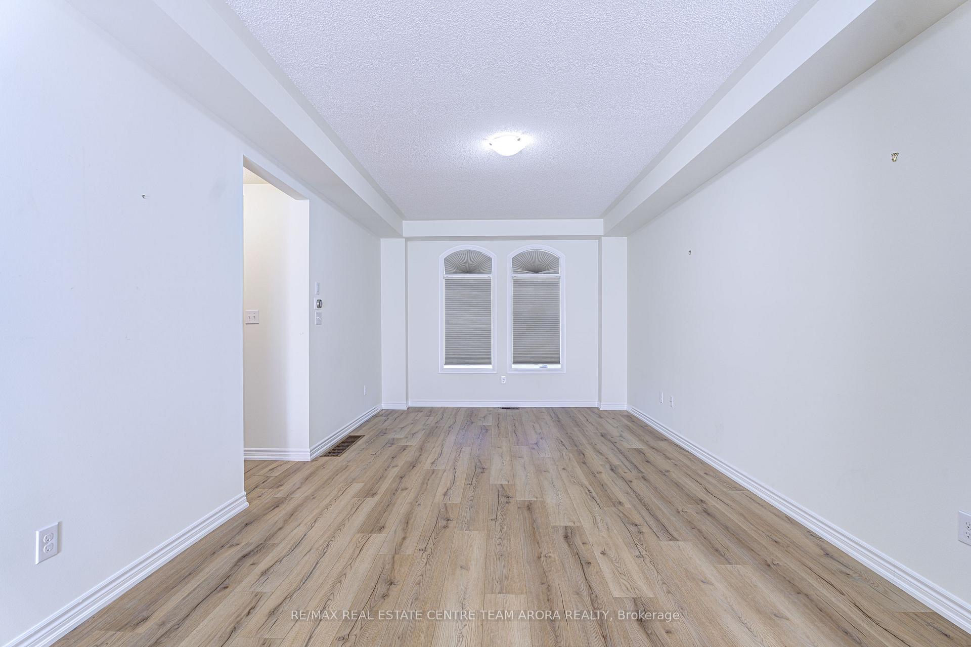 Photo 10 of 19 Gilford Street, Brampton, Credit Valley — HOMEH